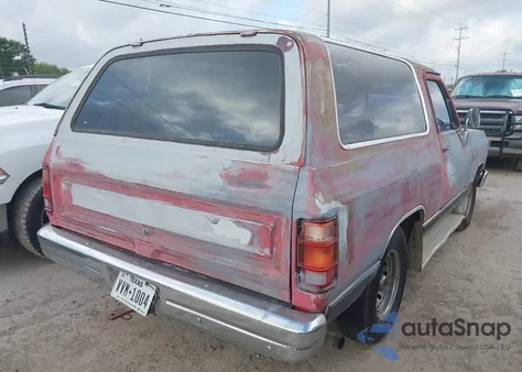 1990 Dodge Ramcharger Ad-100 из США, поврежденный, VIN 3B4GE07Y4LM012114